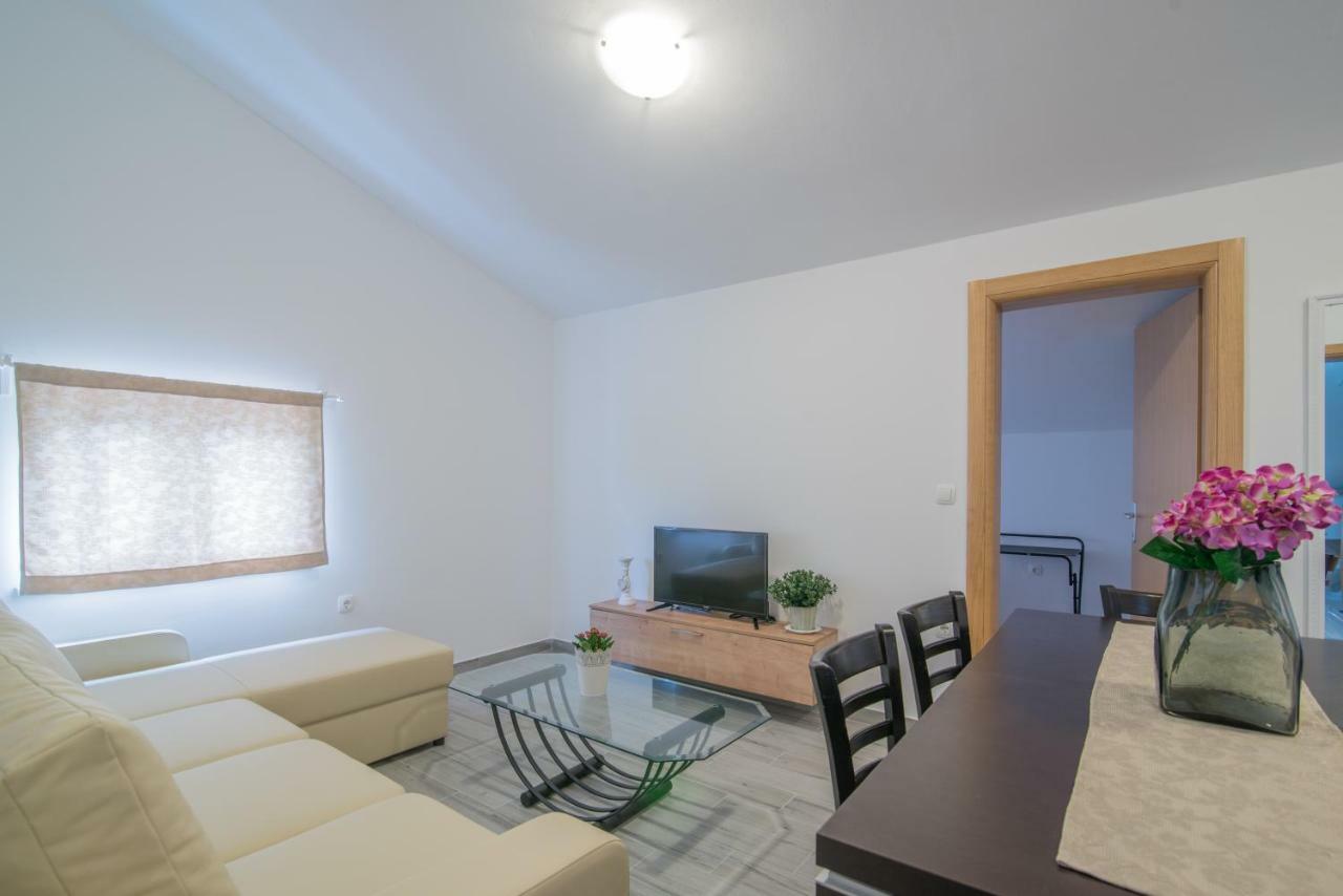 Middle Istra Apartment Pazin Bagian luar foto